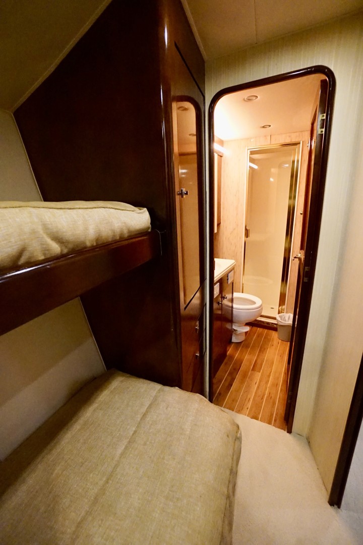 Ocean 73 - Sandra C - Bunk Stateroom