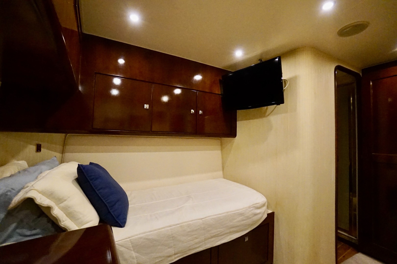 Ocean 73 - Sandra C - Guest Stateroom