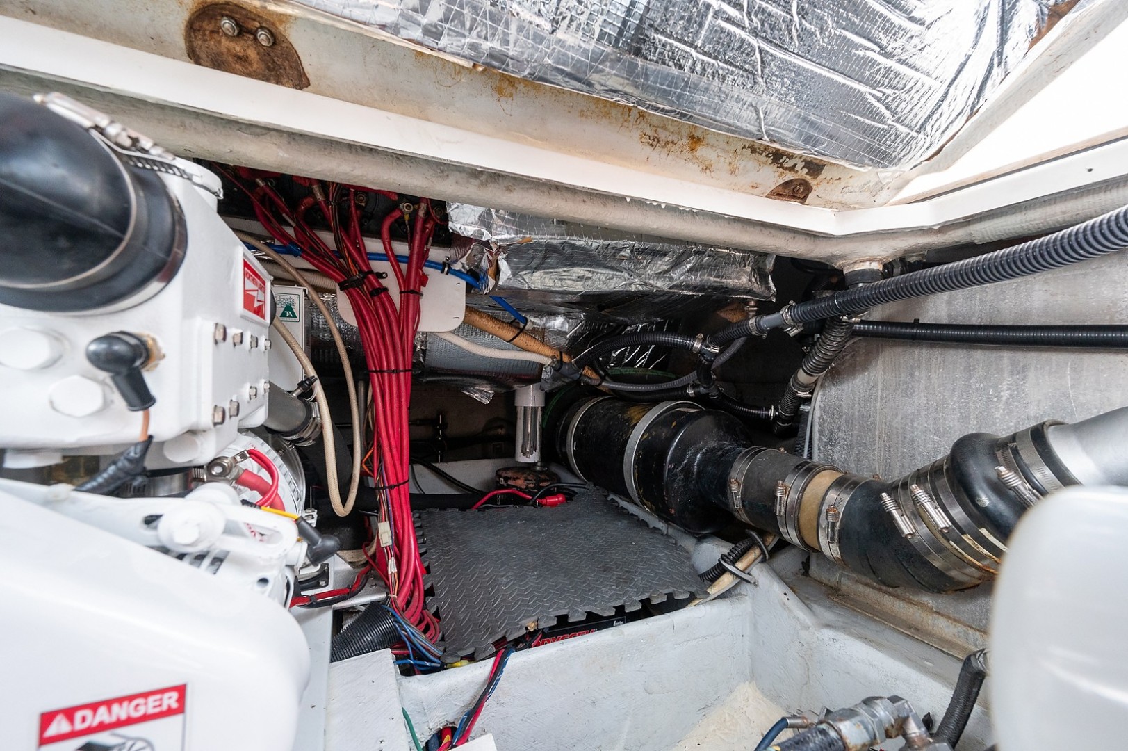 Chris-Craft 43 - Miss Mattie - Engine Room