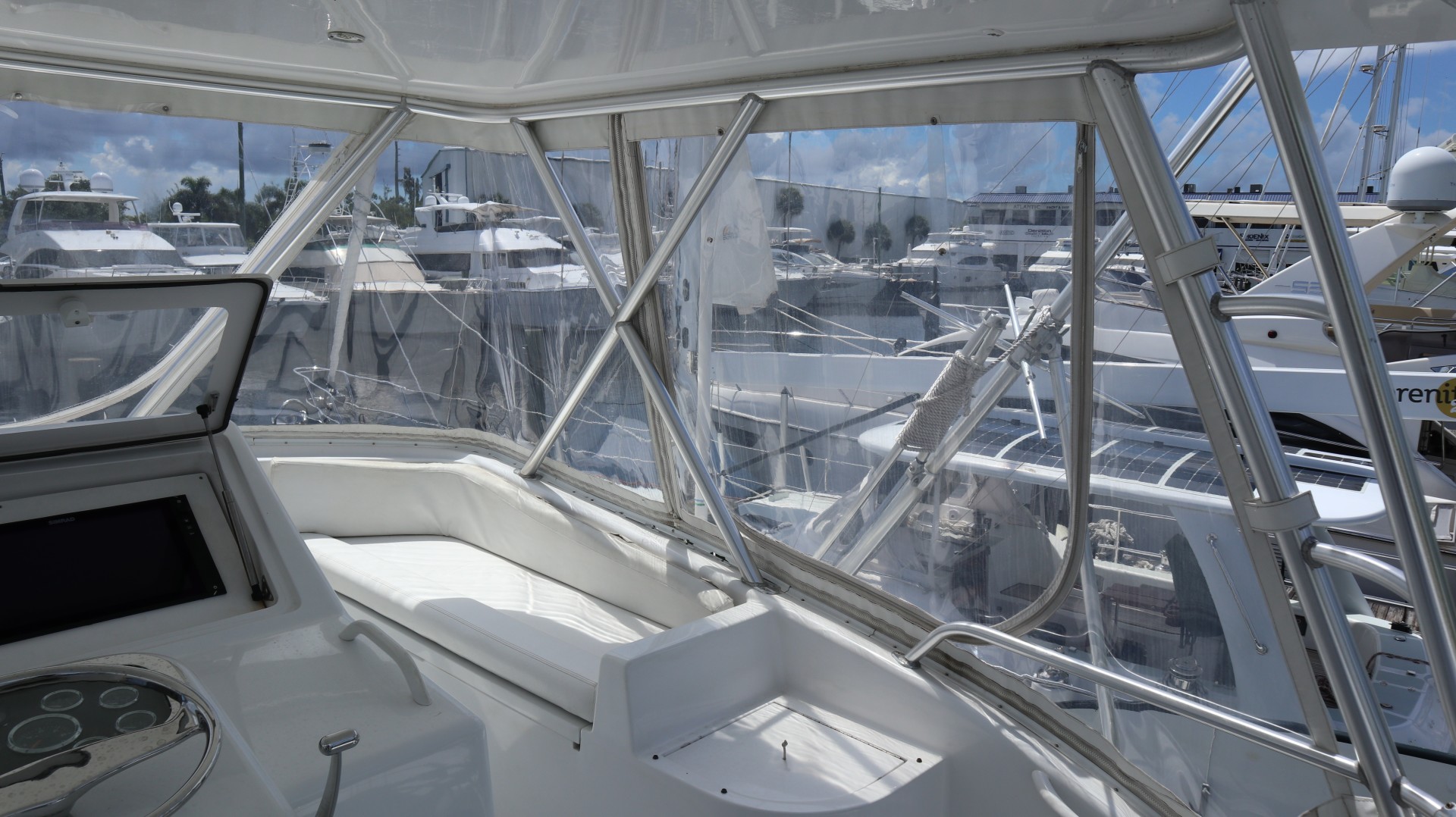 Viking 45 - Bambina - Helm Seating