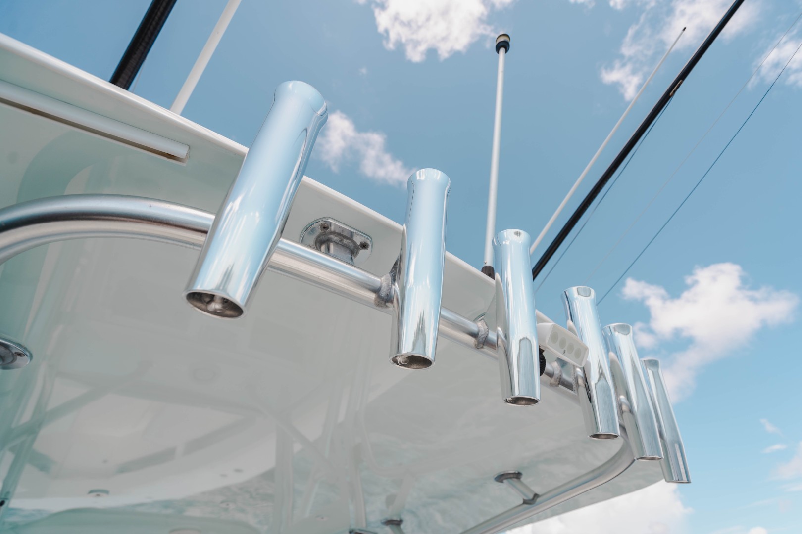 SeaVee 39 - Holders