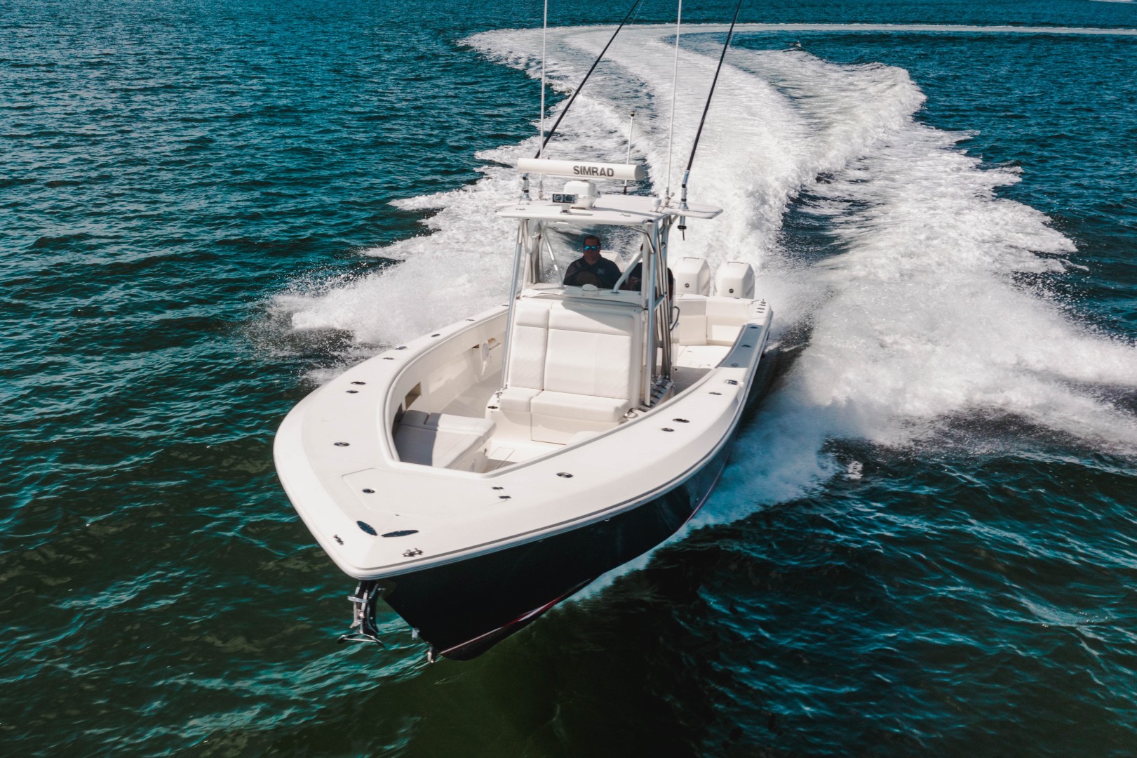 SeaVee 39 - Exterior Profile