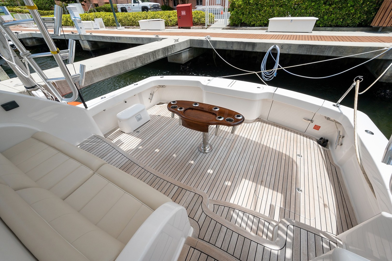 Viking 44 - Darlin Marlin - Cockpit