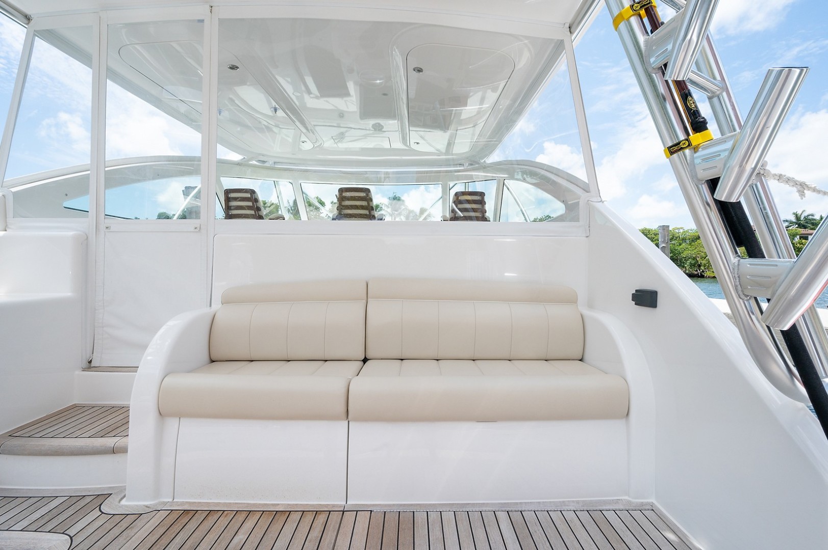 Viking 44 - Darlin Marlin - Cockpit
