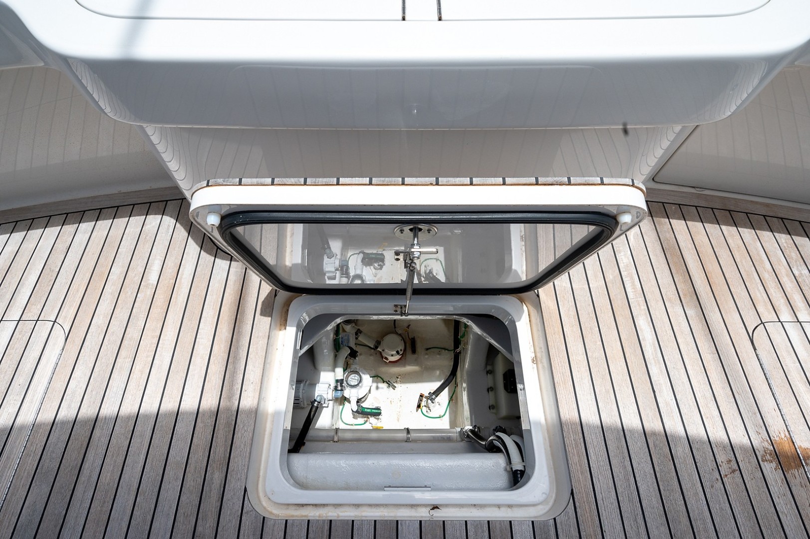 Viking 44 - Darlin Marlin - Cockpit