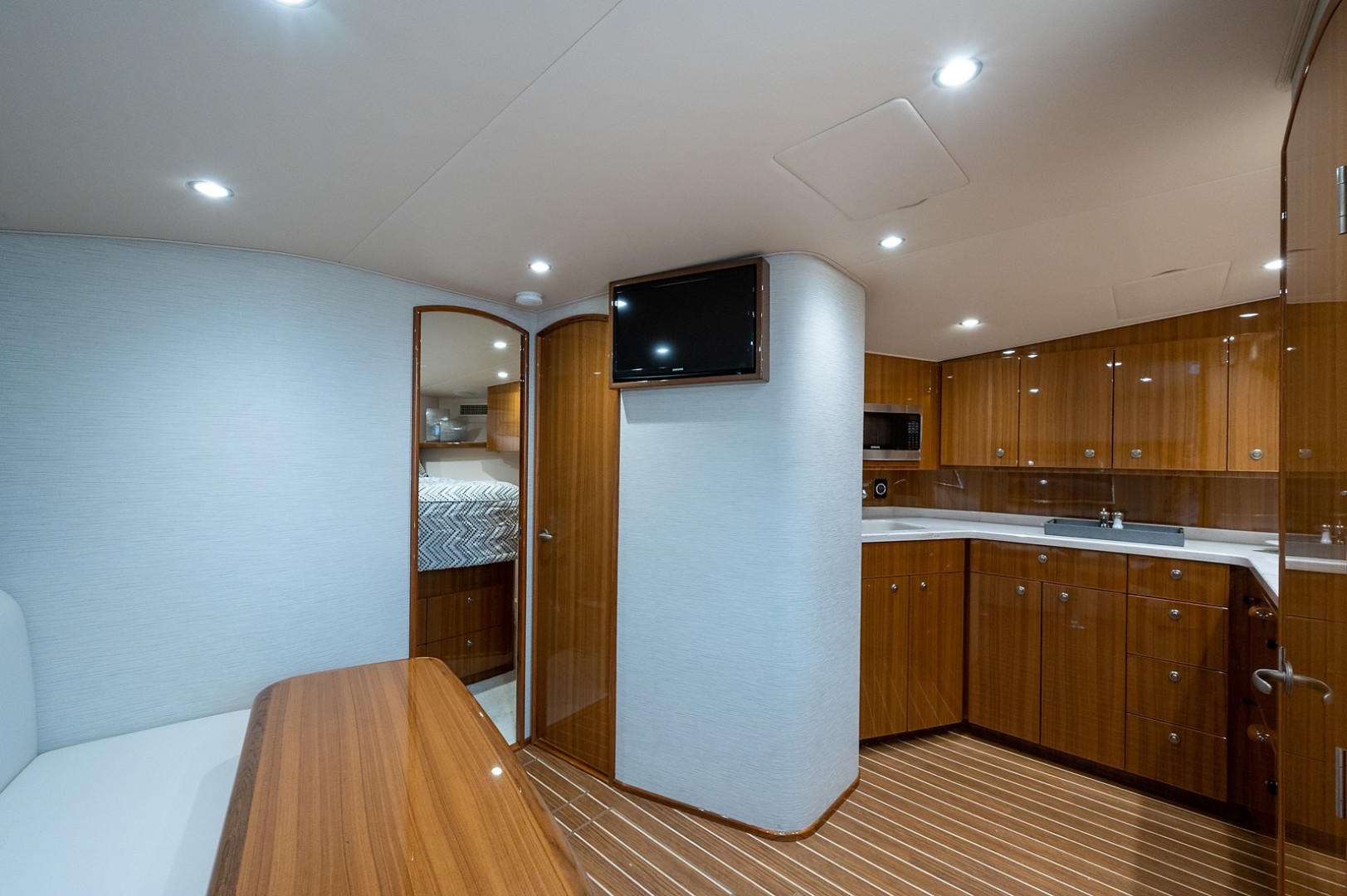 Viking 44 - Darlin Marlin - Salon
