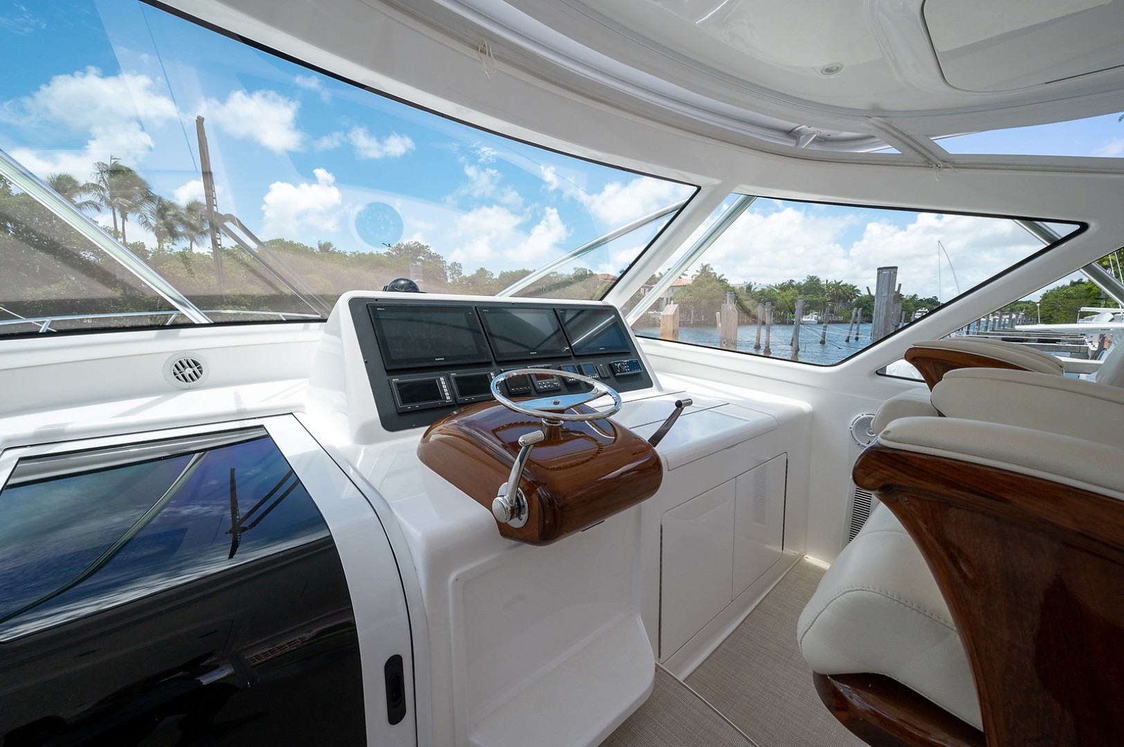 Viking 44 - Darlin Marlin - Helm