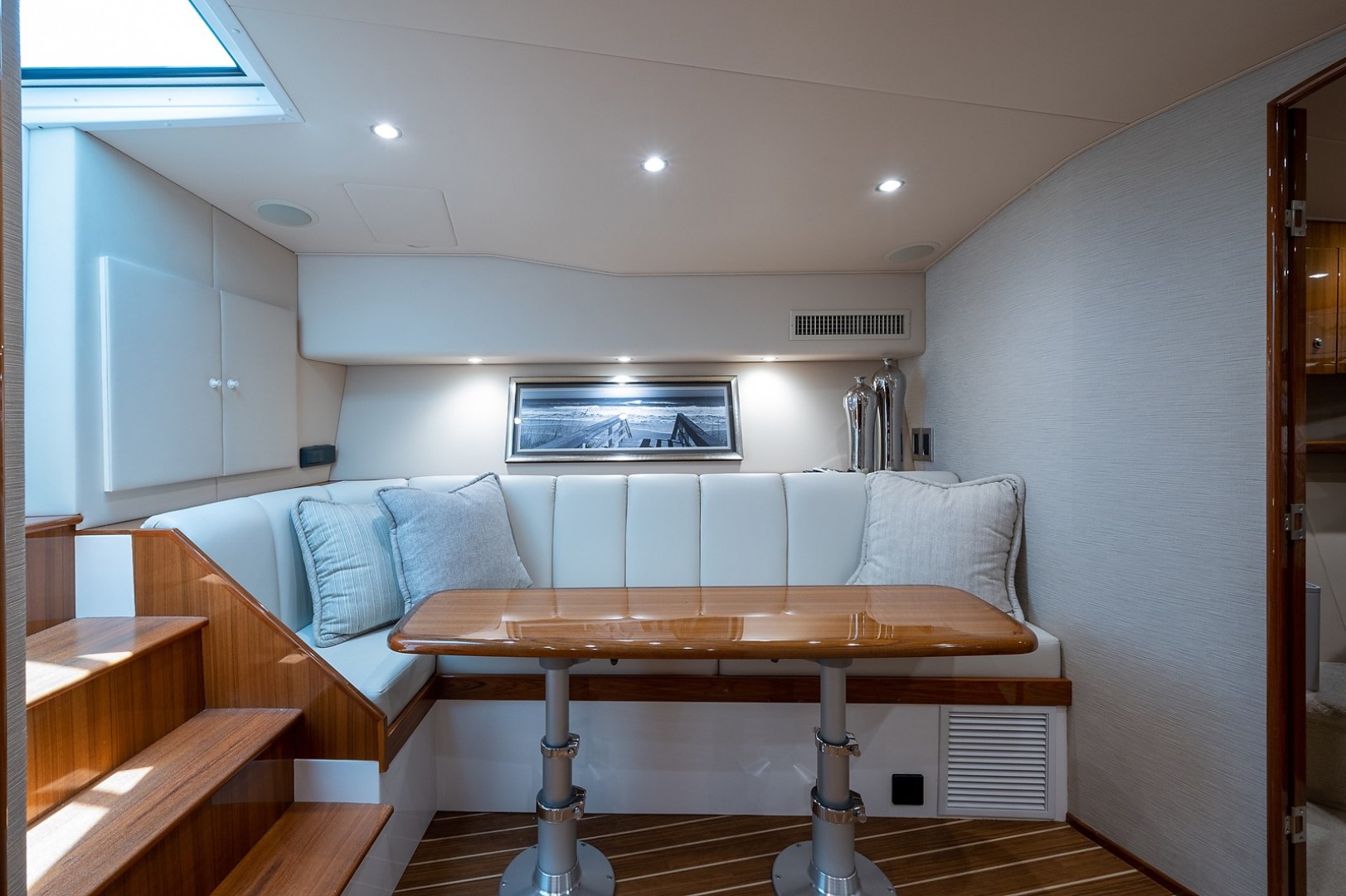 Viking 44 - Darlin Marlin - Salon