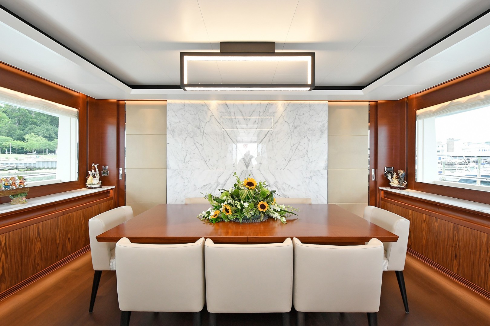 Horizon 110 - Neverland - dining room