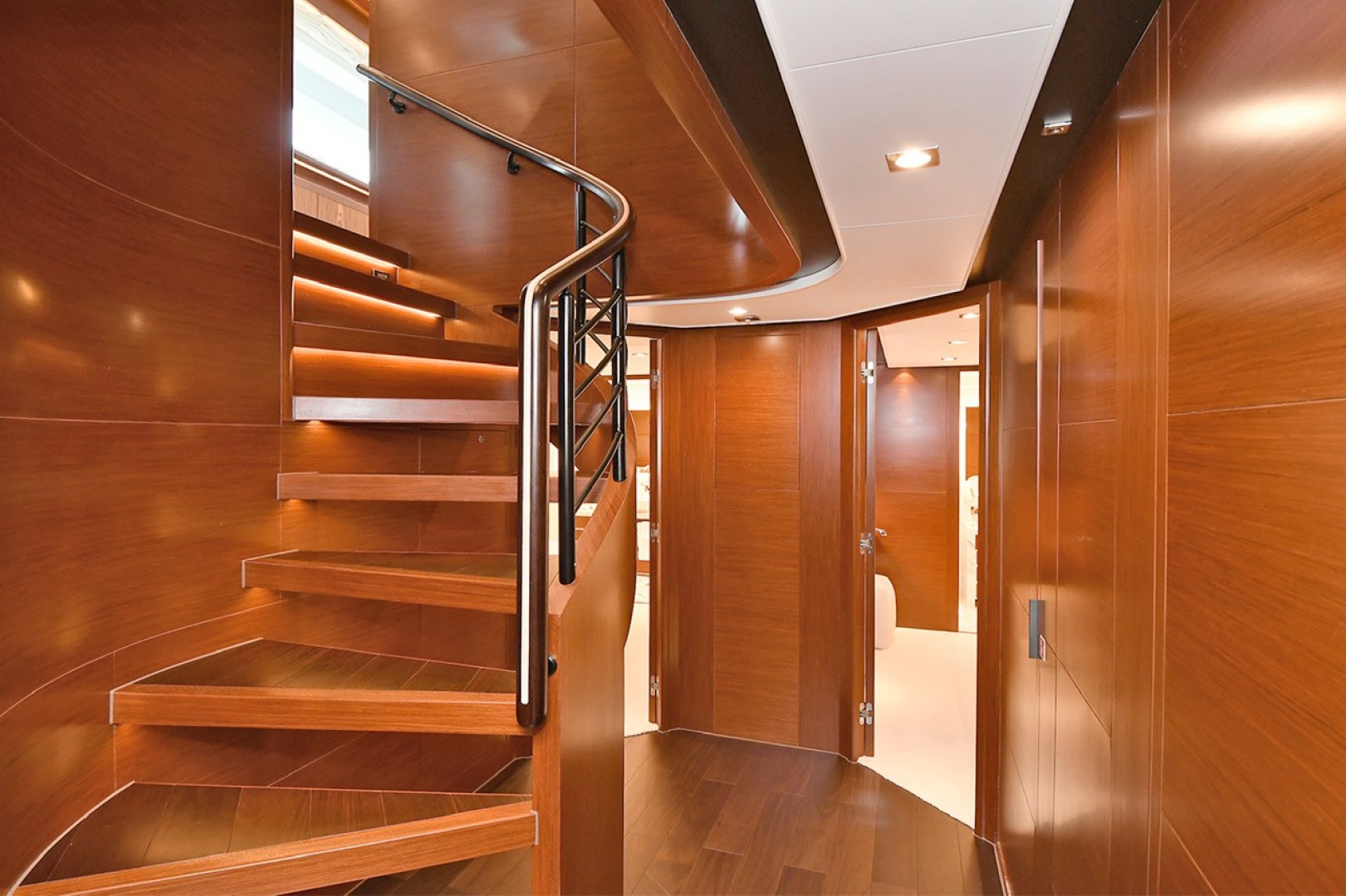 Horizon 110 - Neverland - Stairs