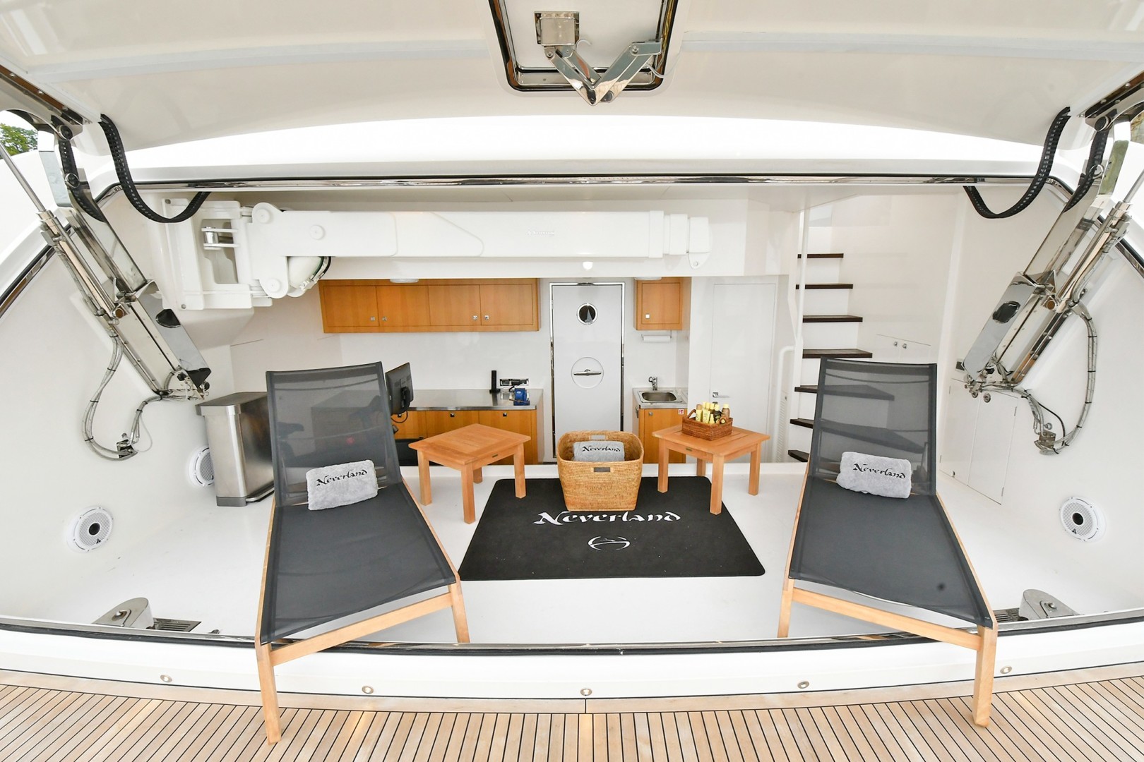 Horizon 110 - Neverland - aft garage