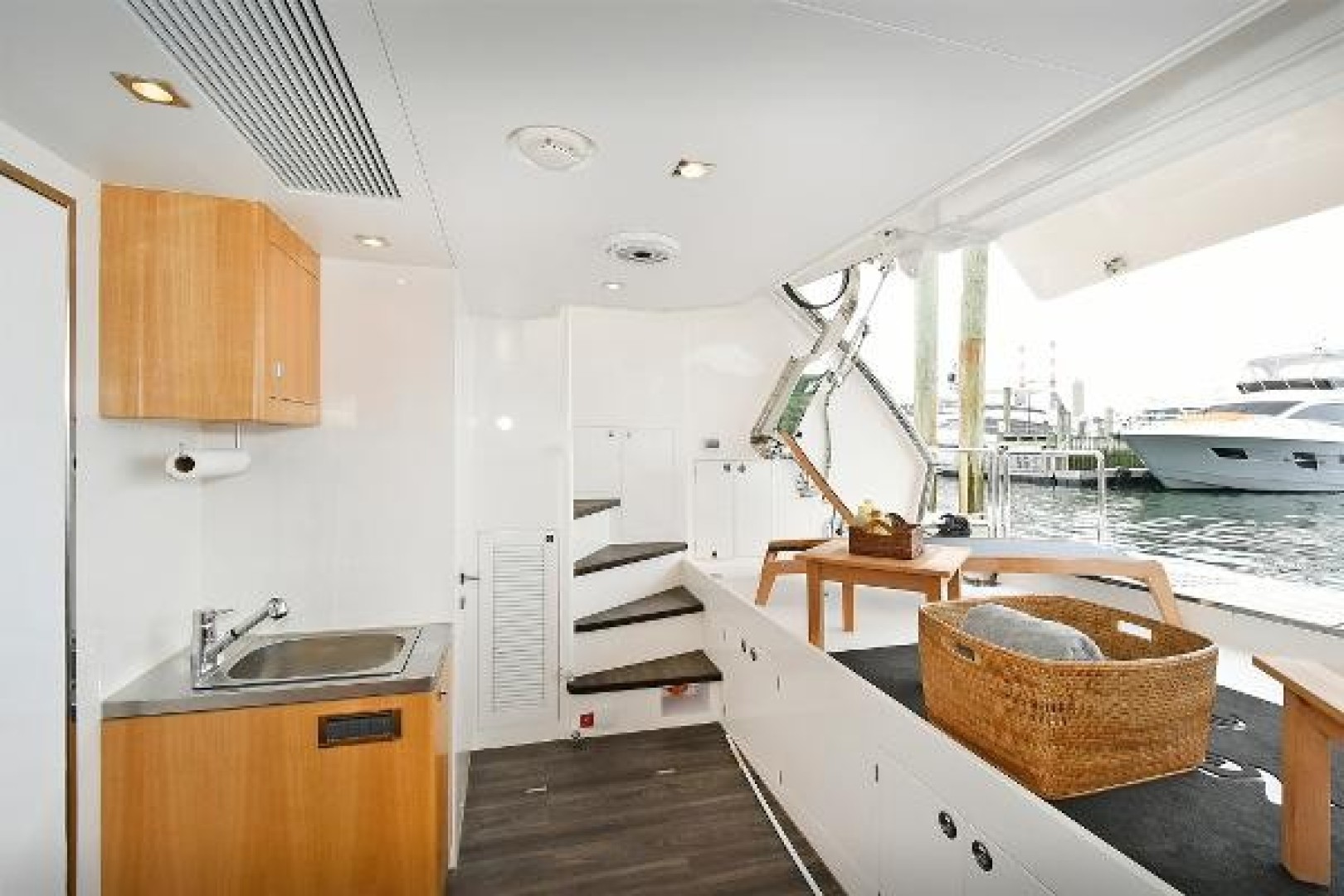 Horizon 110 - Neverland - aft garage