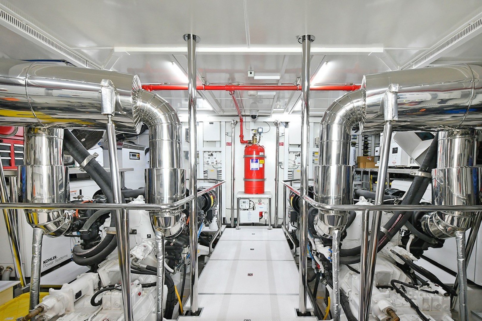 Horizon 110 - Neverland - engine room