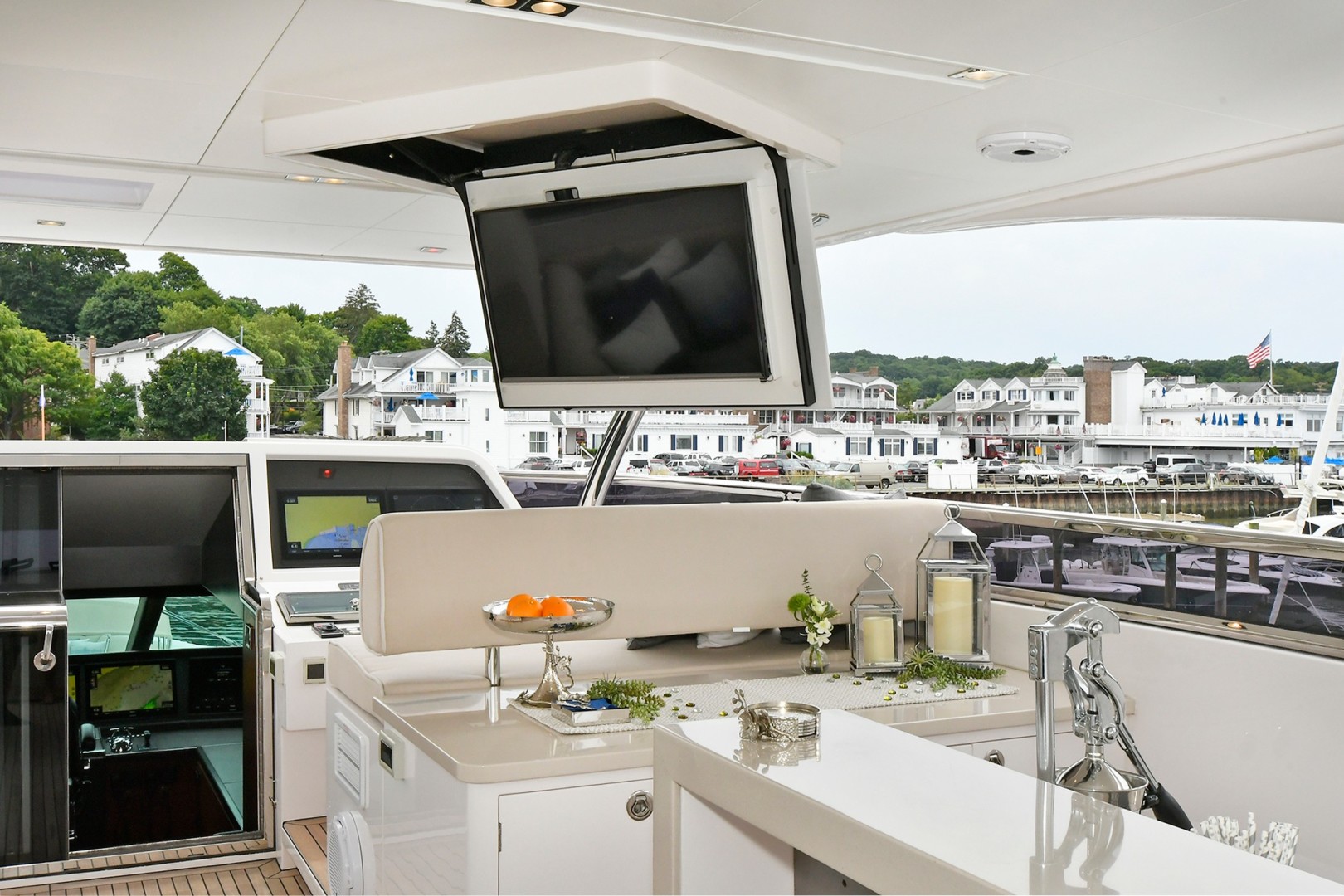 Horizon 110 - Neverland - Flybridge