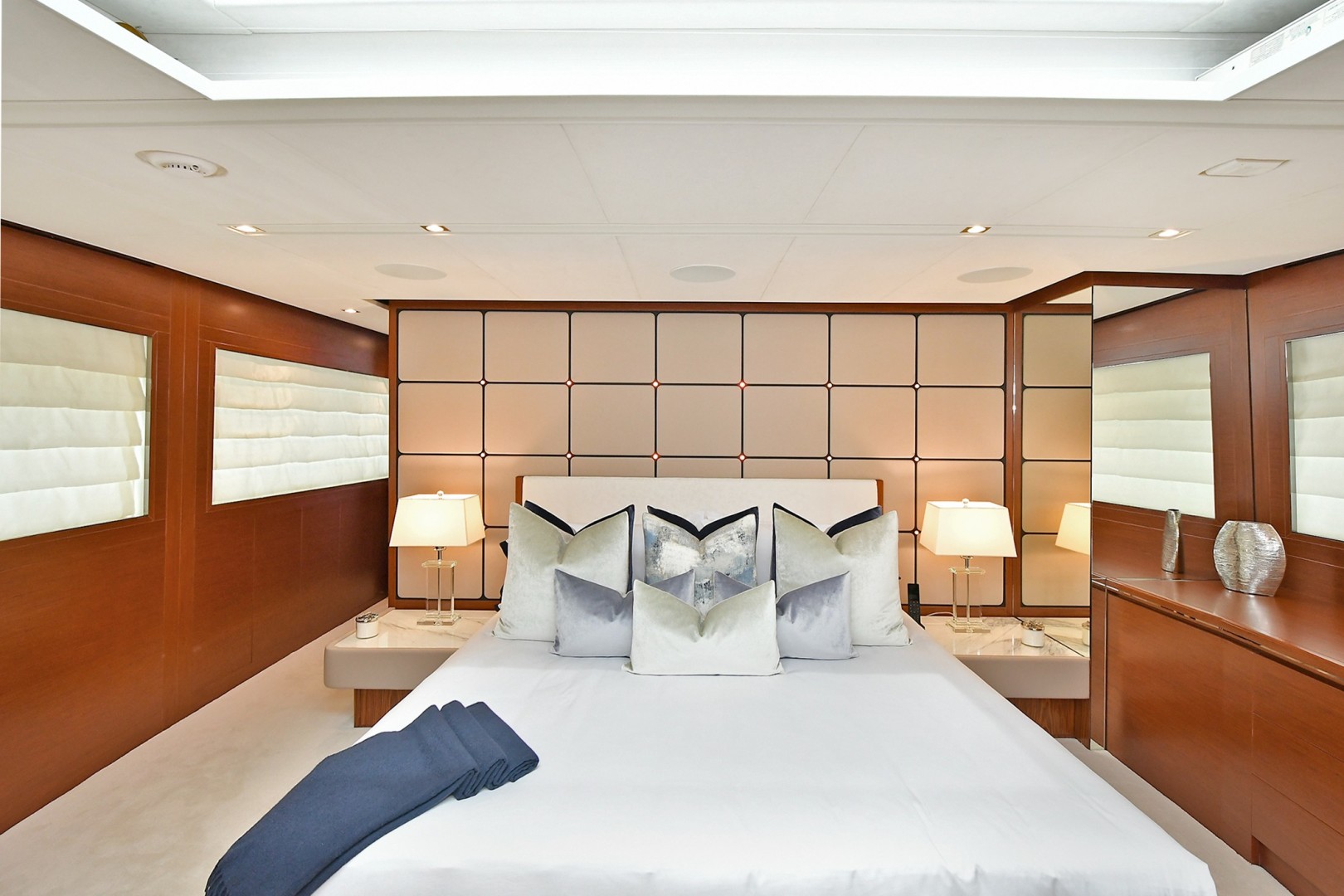 Horizon 110 - Neverland - Master Stateroom