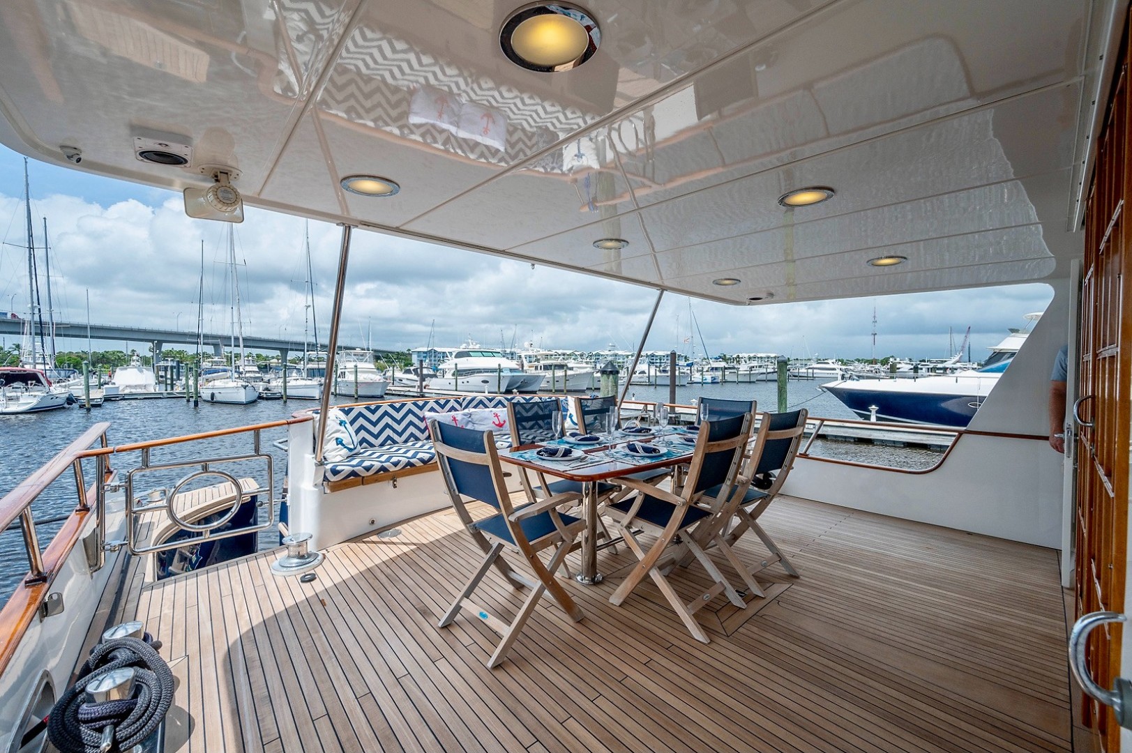 Jongert 78 - Fat Sheila - Aft Deck Lounge