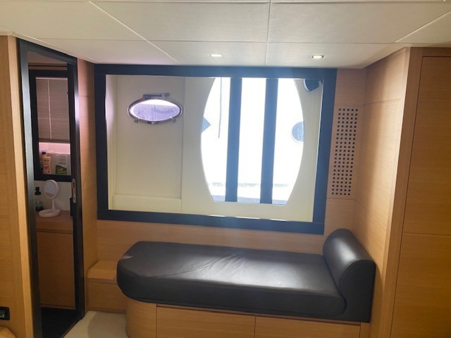 Pershing 64 - SoundView - Master Stateroom