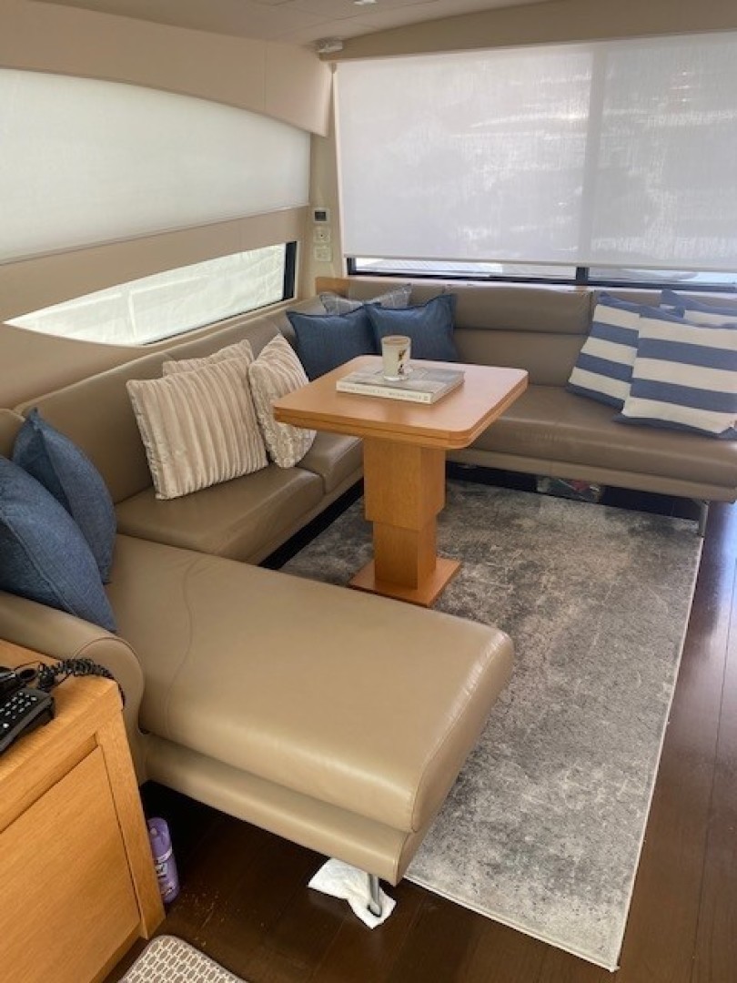 Pershing 64 - SoundView - Salon