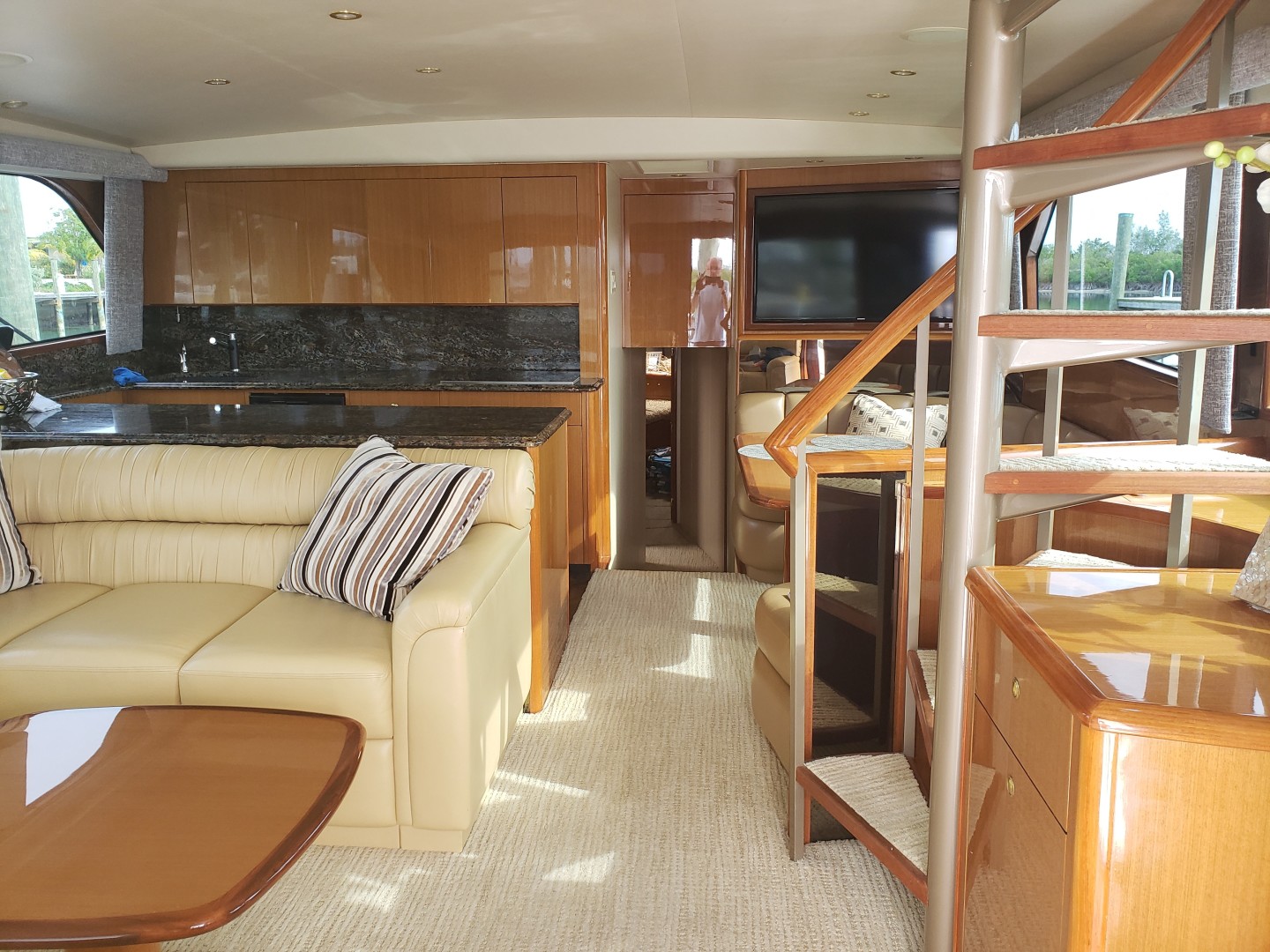 Viking 61 - King & I - Salon