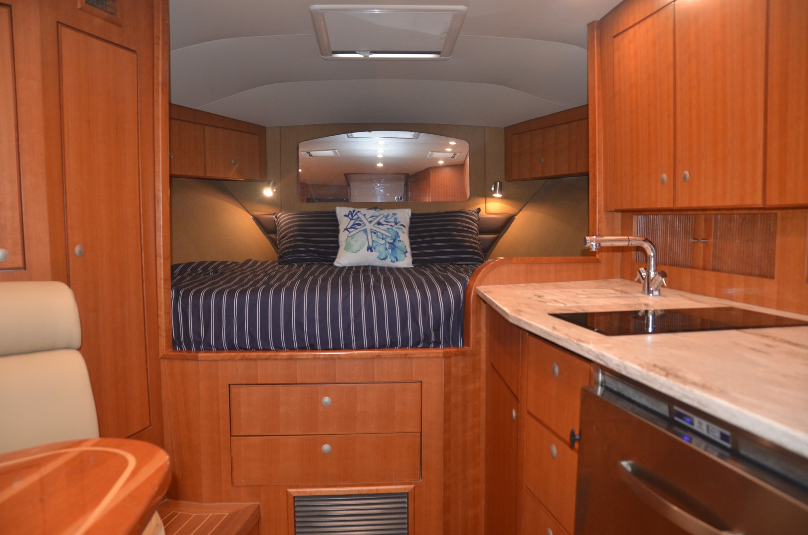 Jupiter 41- cabin