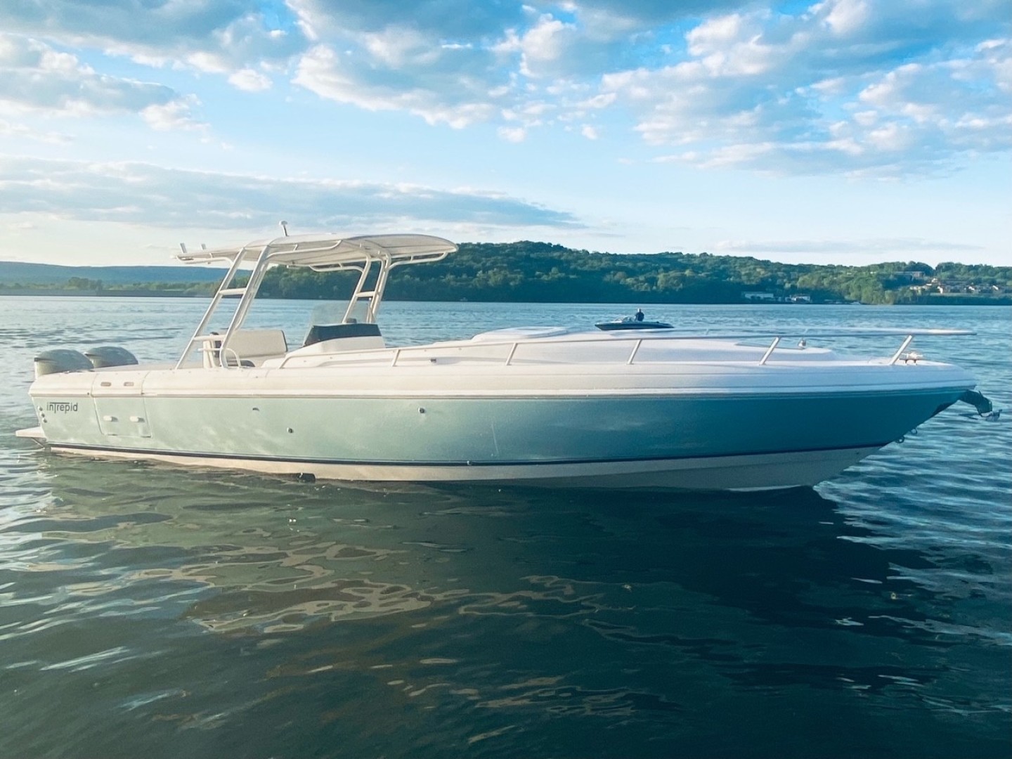 Intrepid 37 - Maximum Relief - Exterior Profile