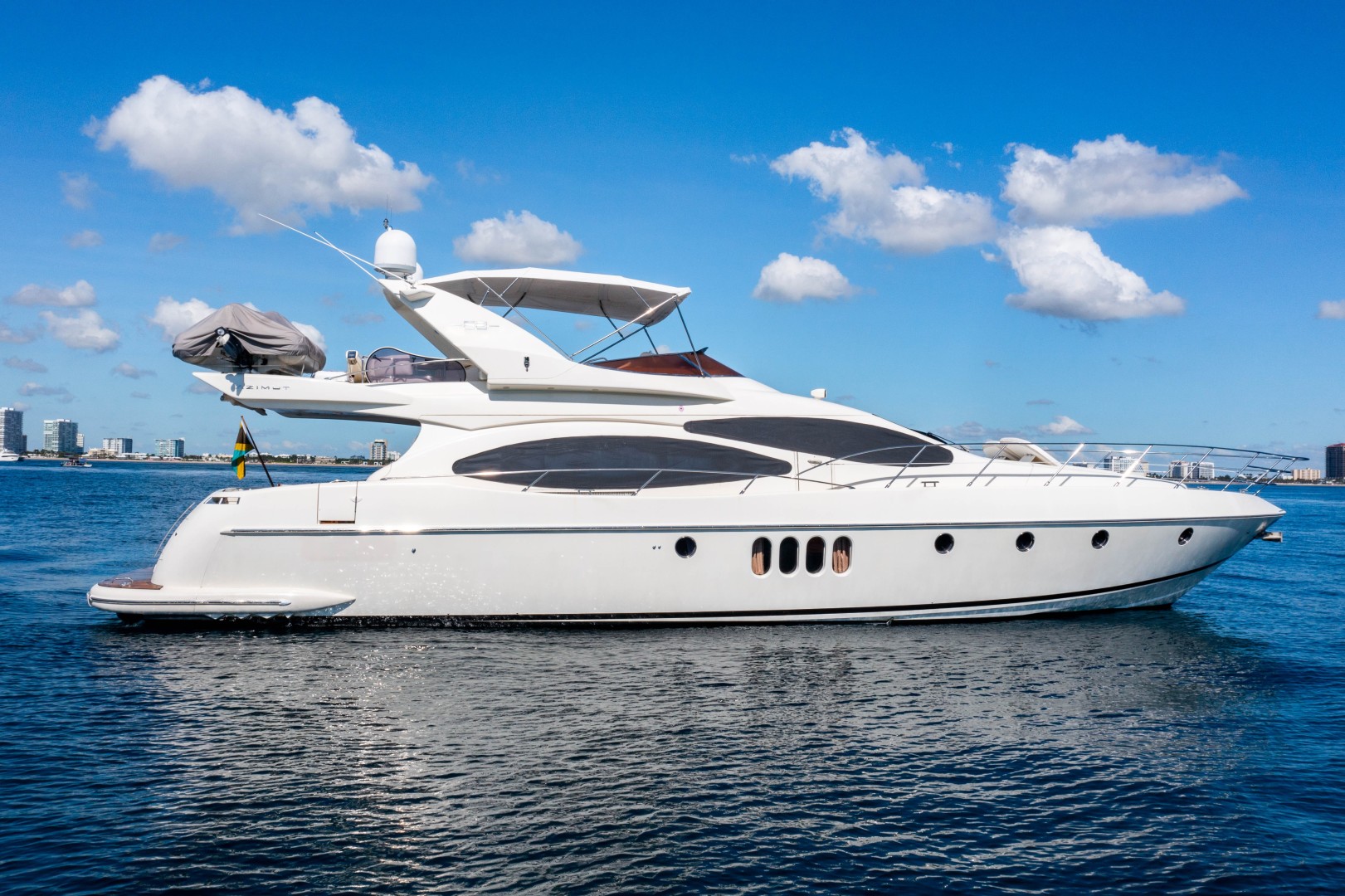 Azimut 68 - Forever - Exterior Profile