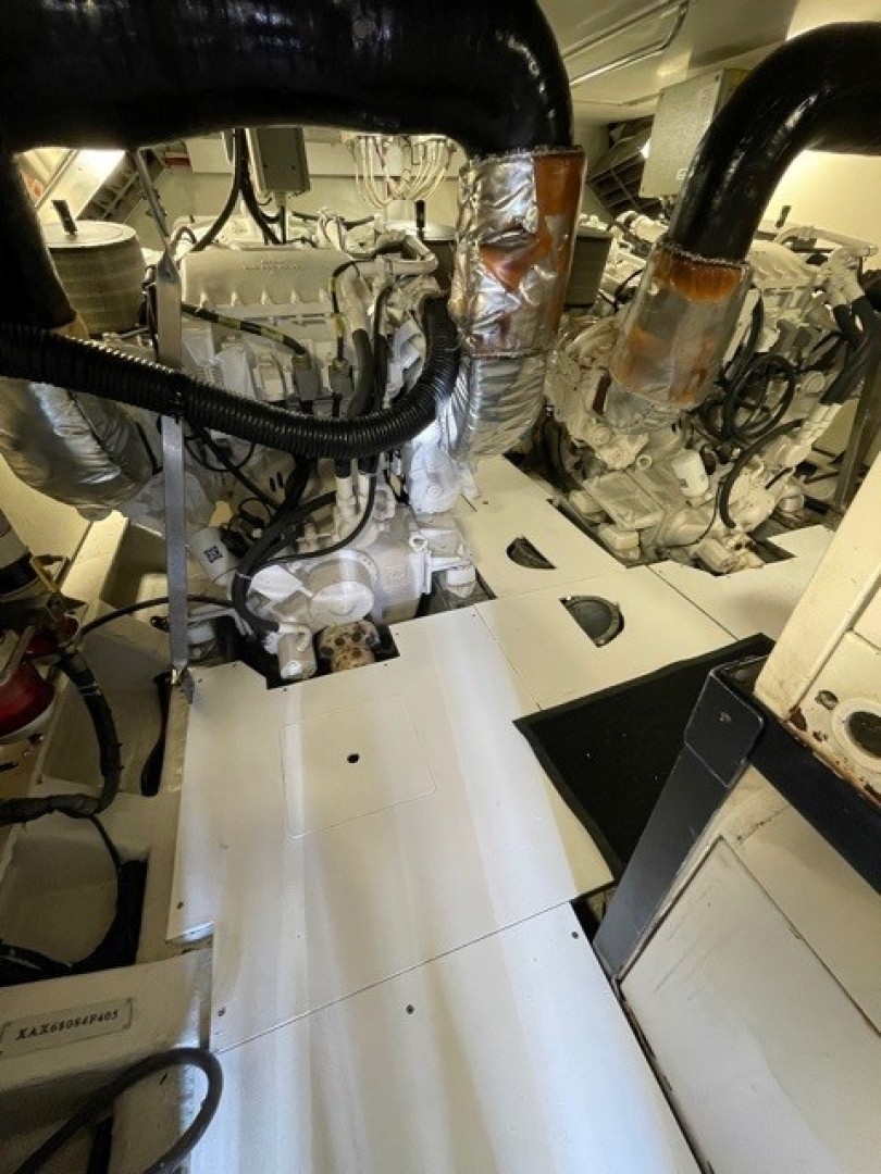 Azimut 68 - Forever - Engine Room