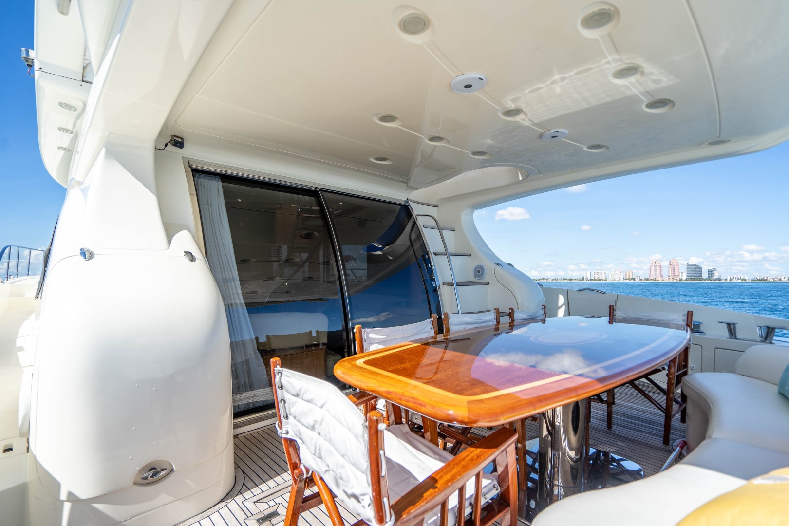 Azimut 68 - Forever - Aft Deck