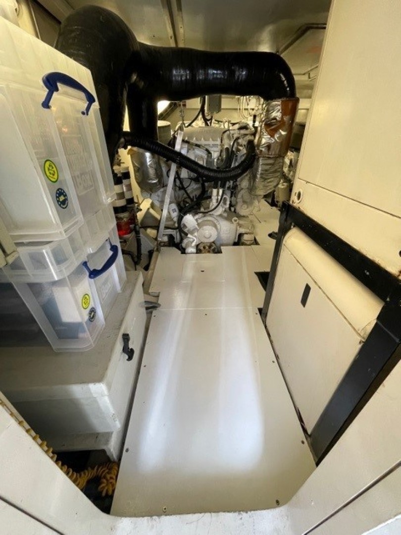 Azimut 68 - Forever - Engine Room