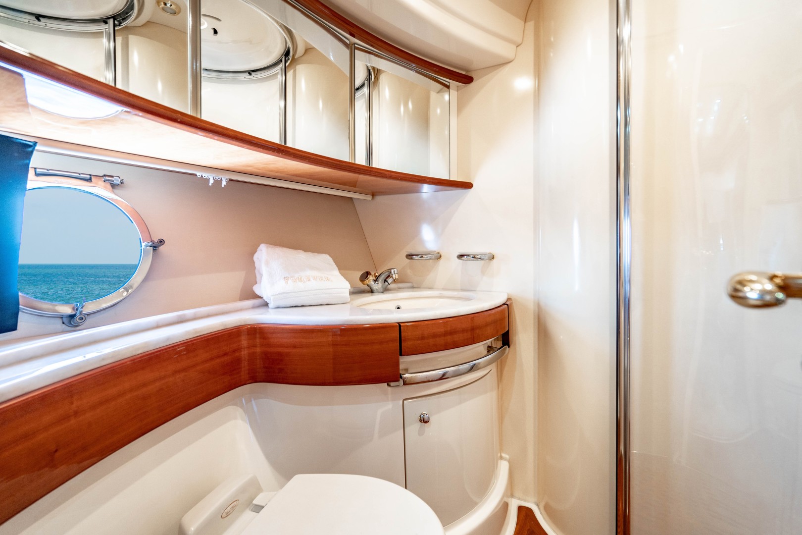 Azimut 68 - Forever - Head