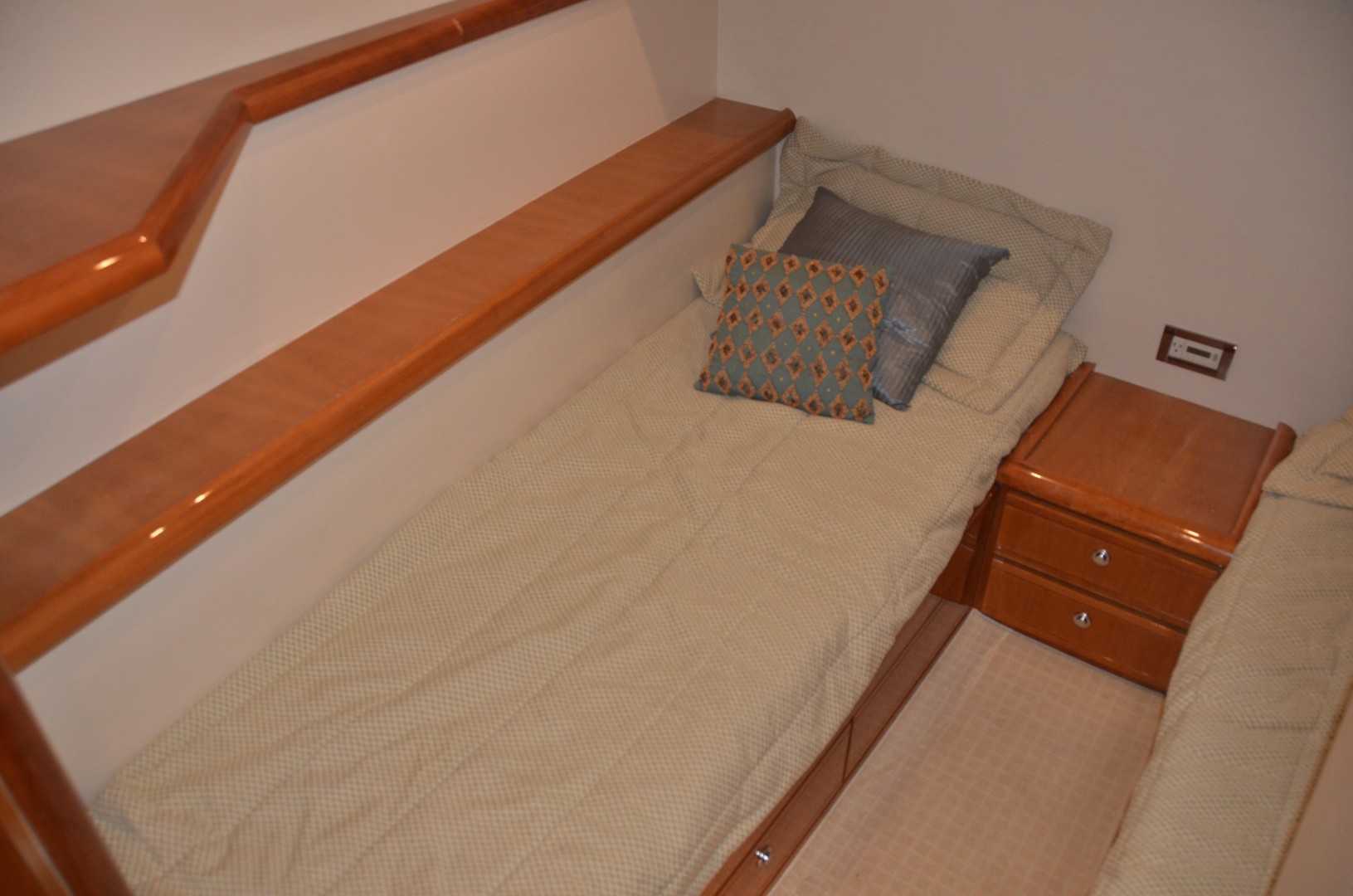 Bertram 51 Reel Friends-guest cabin