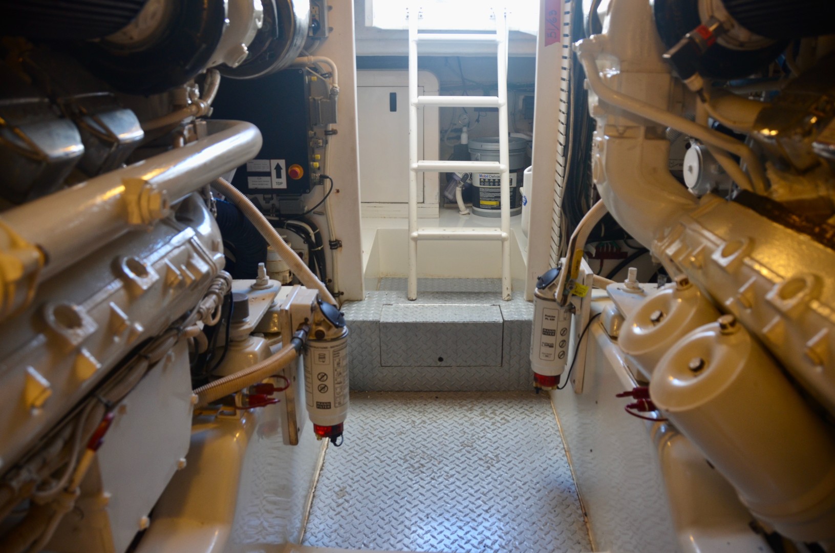Bertram 51 Reel Friends-engine room