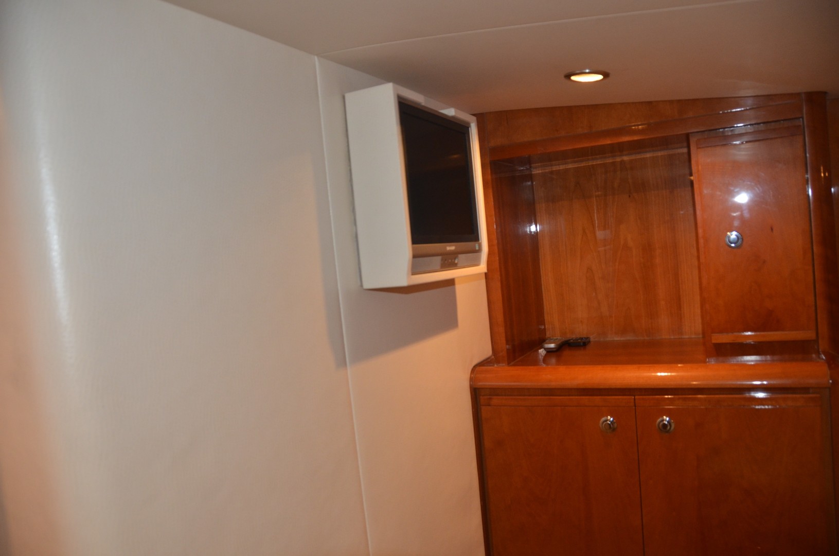 Bertram 51 Reel Friends-VIP cabin