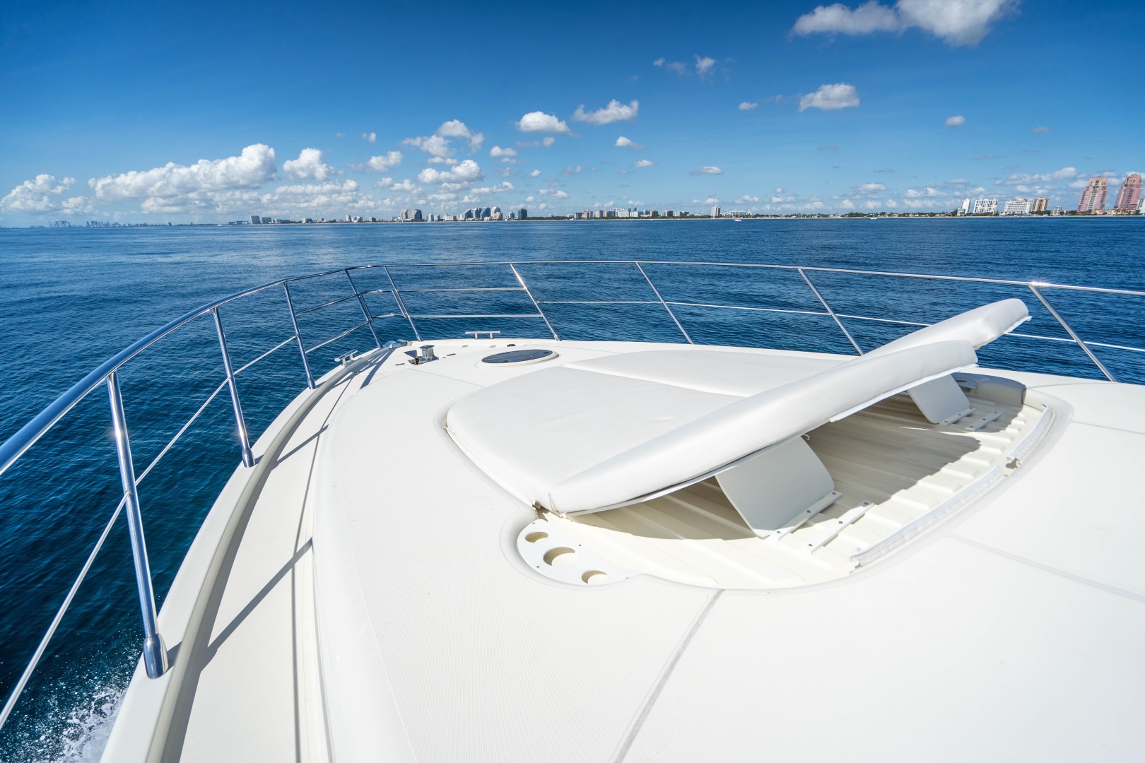 Azimut 68 - Forever - Bow
