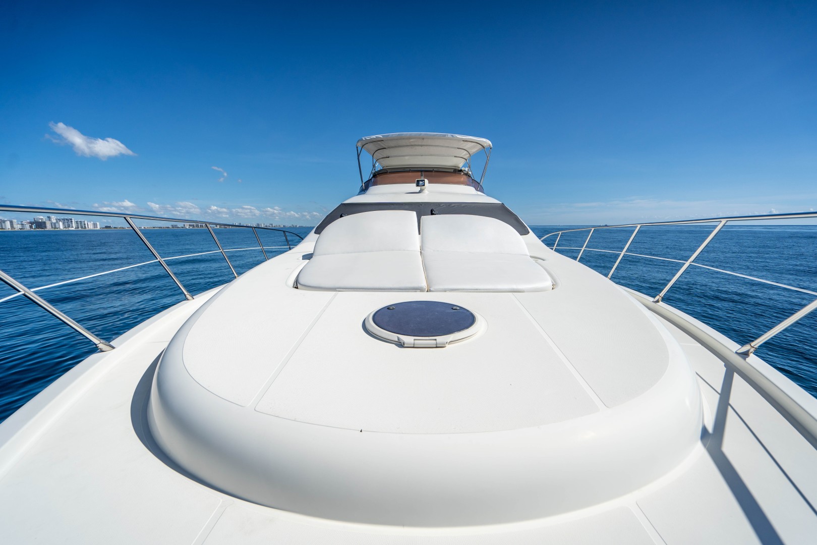 Azimut 68 - Forever - Bow