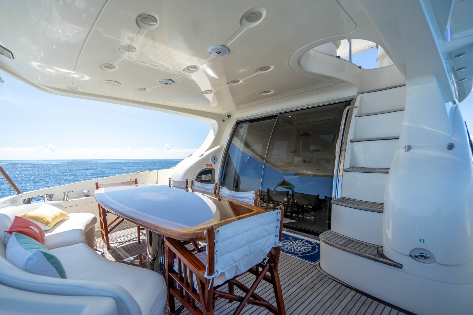 Azimut 68 - Forever - Aft Deck