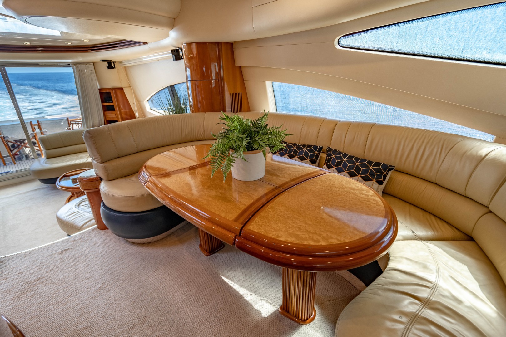 Azimut 68 - Forever - Galley/Dinette
