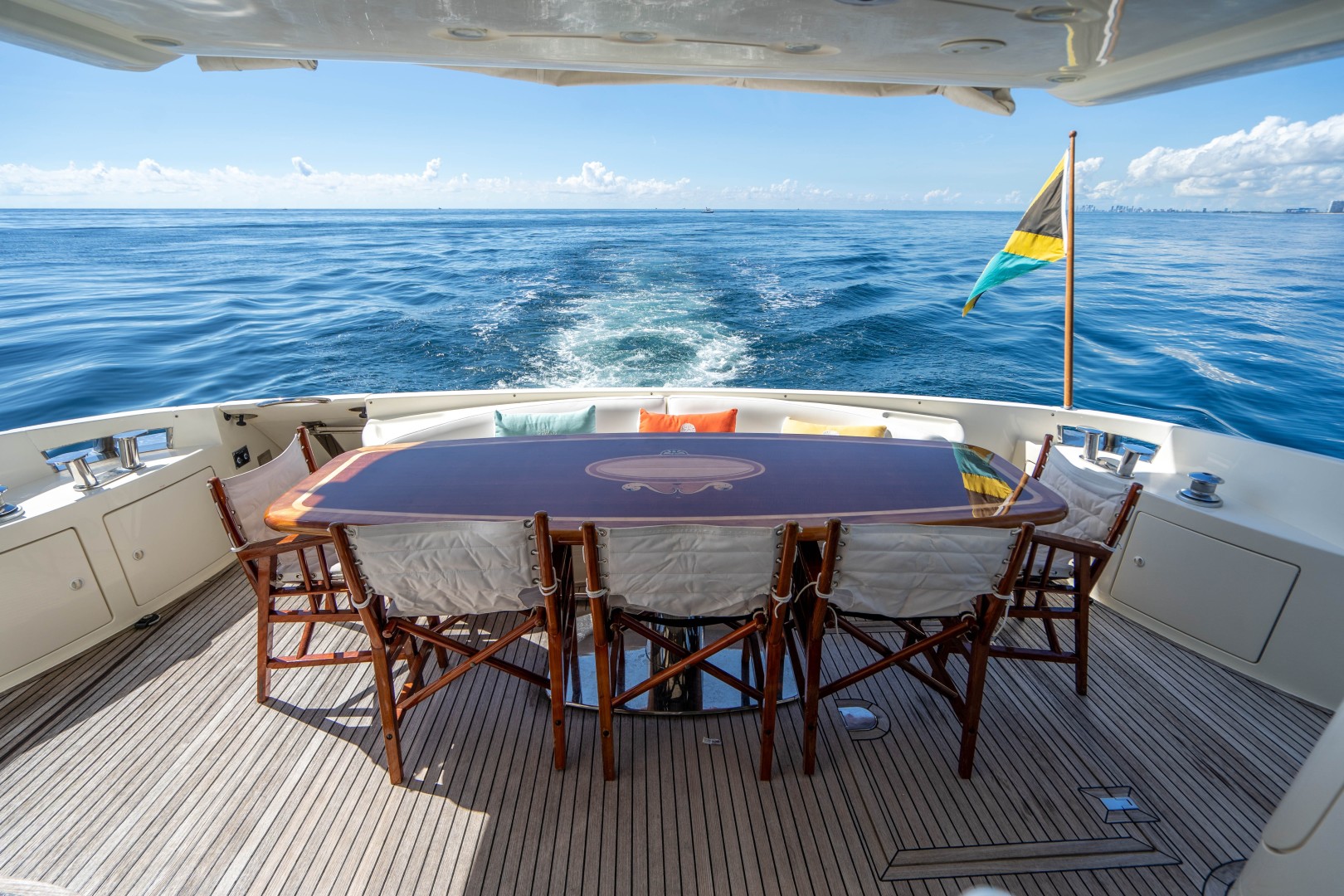 Azimut 68 - Forever - Aft Seating