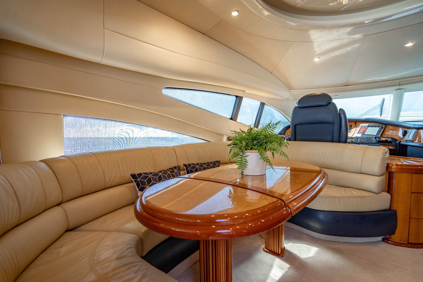 Azimut 68 - Forever - Galley/Dinette
