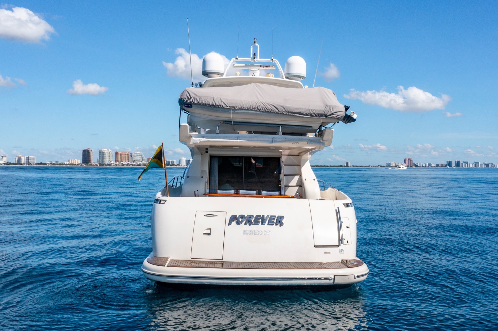 Azimut 68 - Forever - Profile