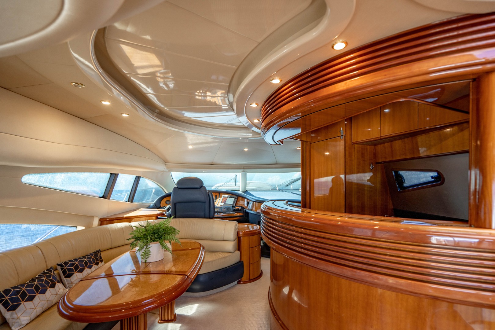 Azimut 68 - Forever - Salon