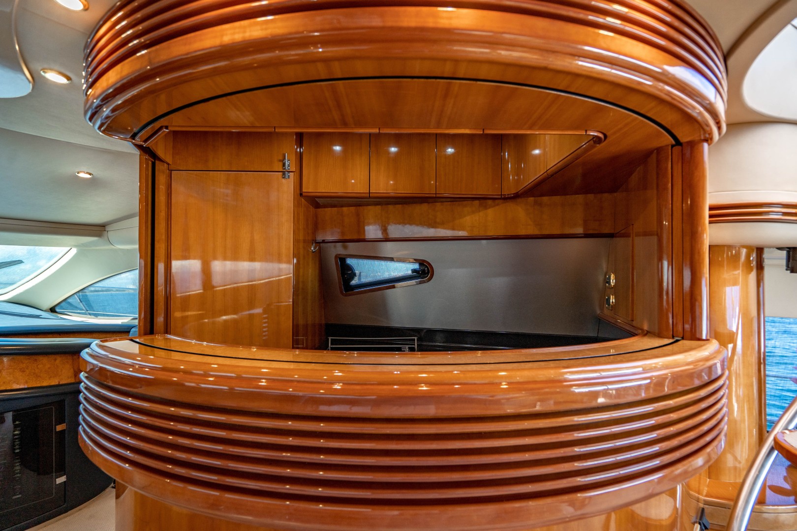 Azimut 68 - Forever - Galley