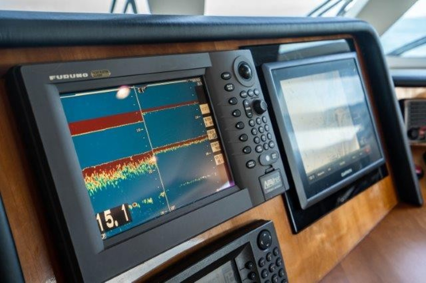 Hatteras 100 - Pilothouse