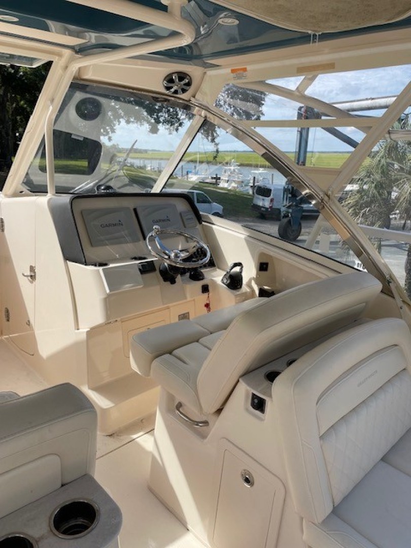 Grady White 32 - Ardea - Helm