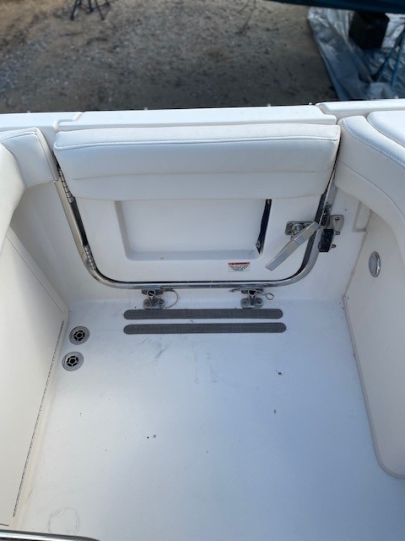 Grady White 32 - Ardea - Door