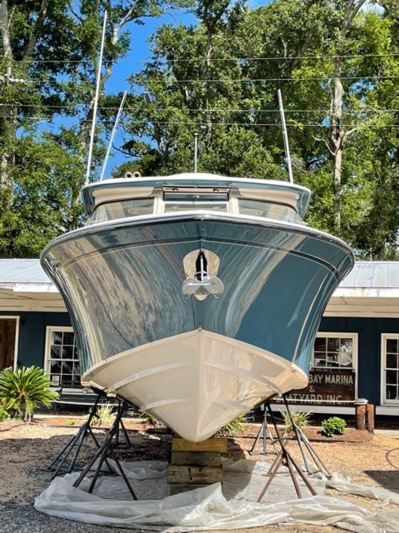 Grady White 32 - Ardea - Bow profile