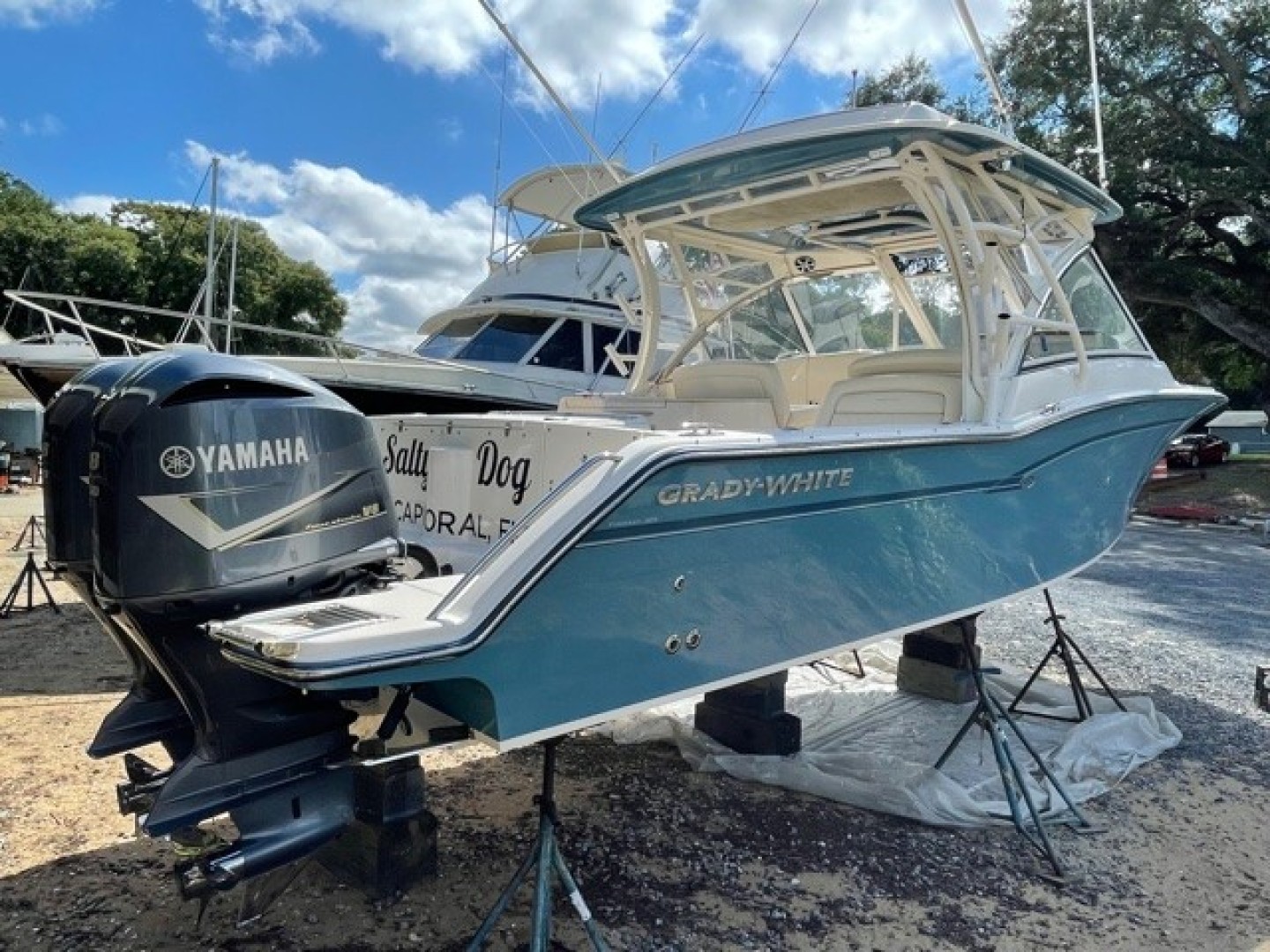 Grady White 32 - Ardea - Stern profile