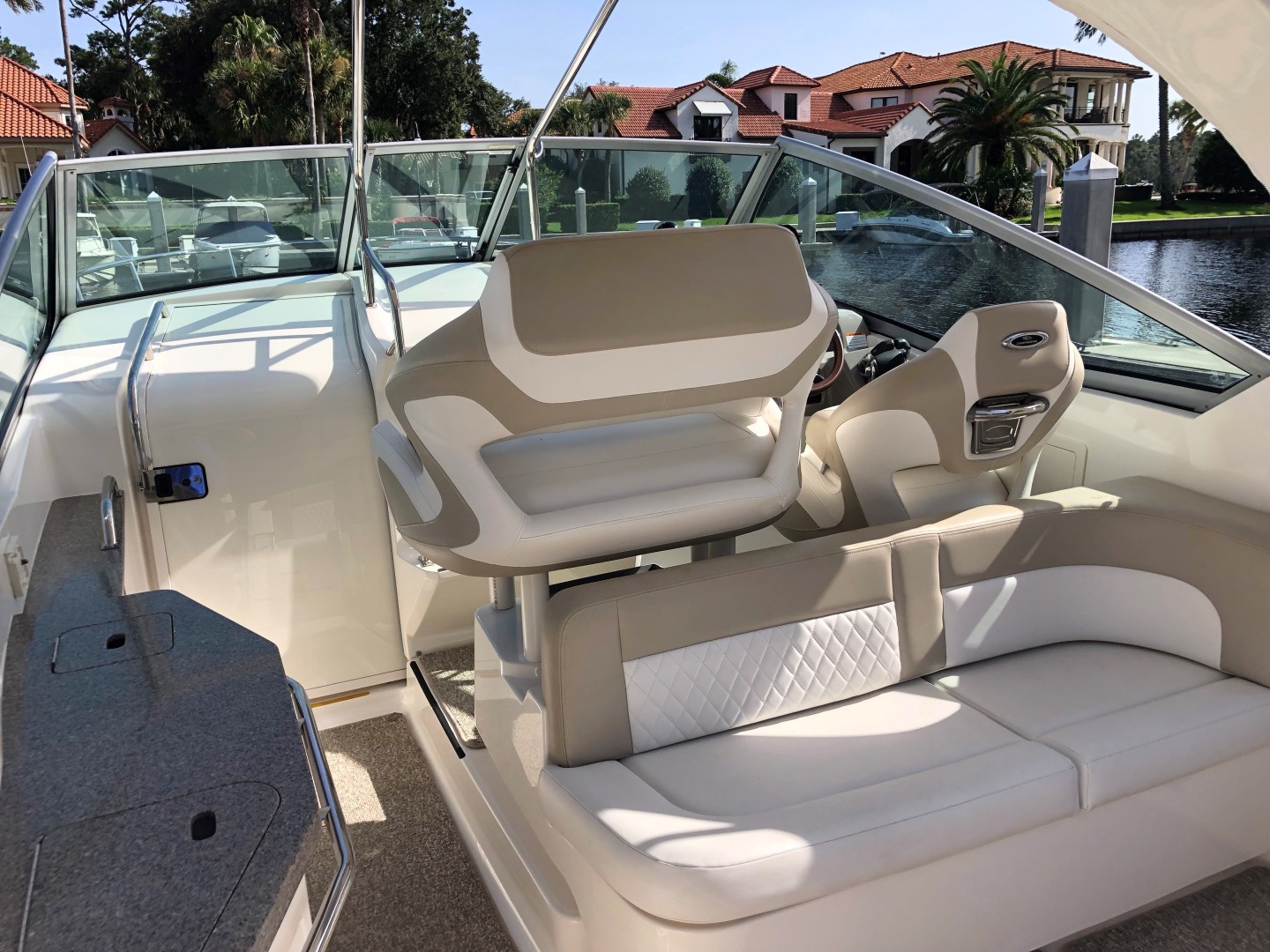 Chaparral 31- C-Scape - Cockpit