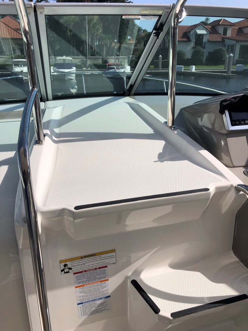 Chaparral 31- C-Scape - Cockpit