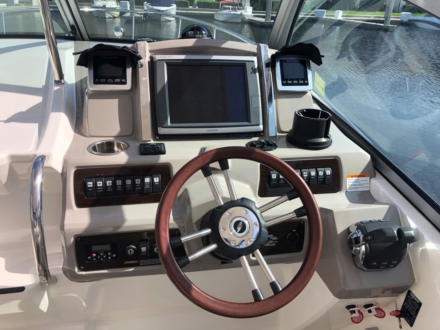 Chaparral 31- C-Scape - Helm